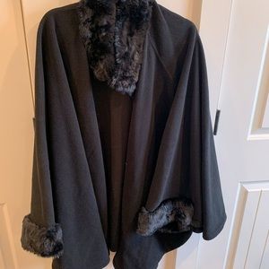 Black faux fur trimmed cape